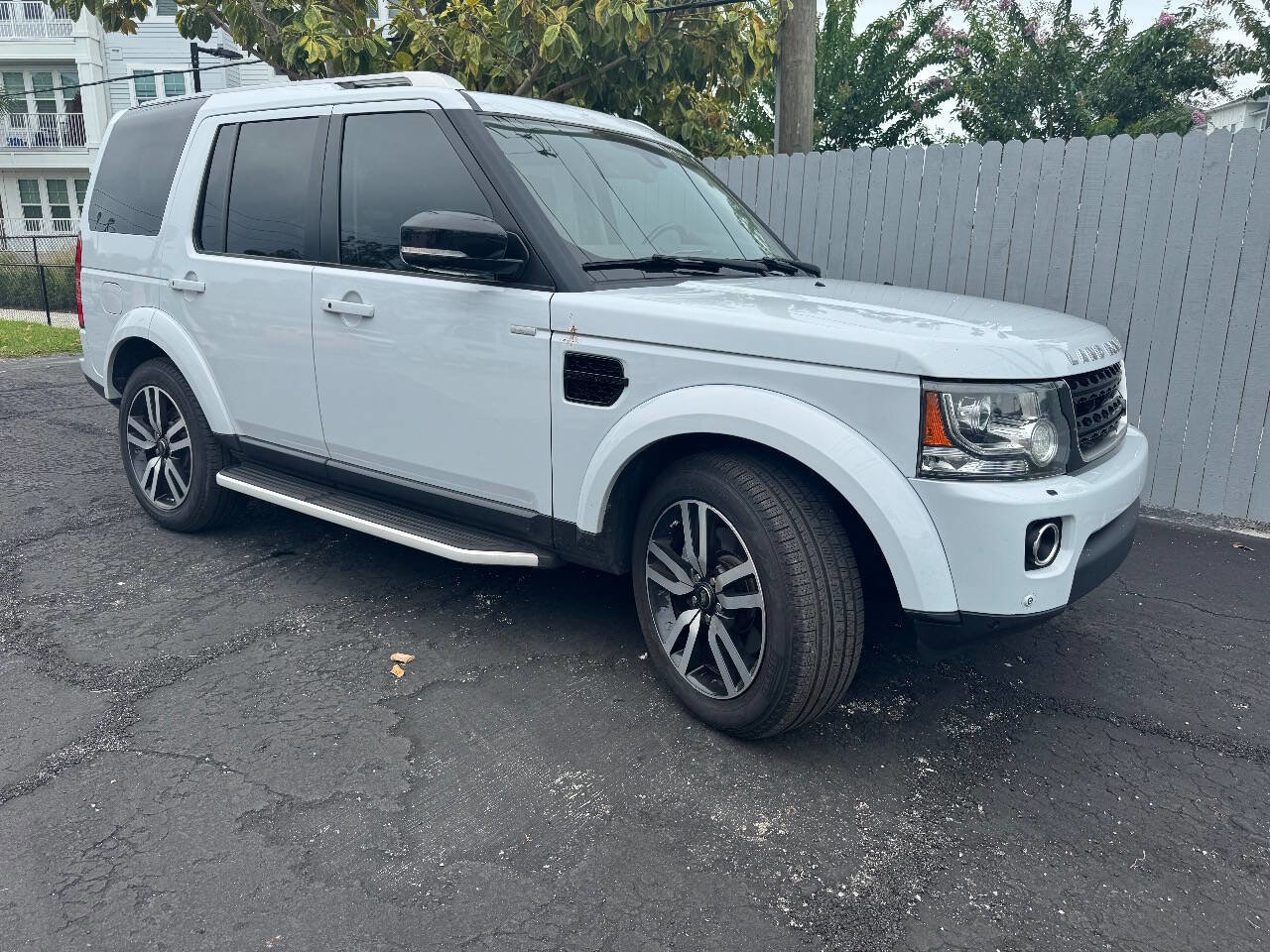 Used 2016 Land Rover LR4 HSE LUX image 1