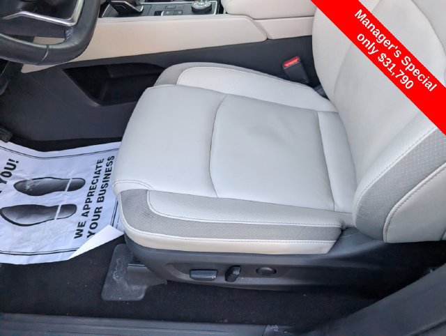 Used 2024 Nissan Pathfinder SL AWD/4WD image 18