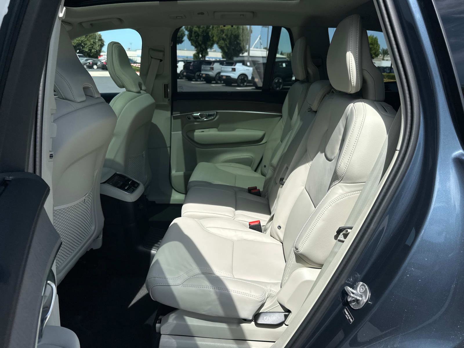 New 2026 Volvo XC90 T8 Ultra image 17