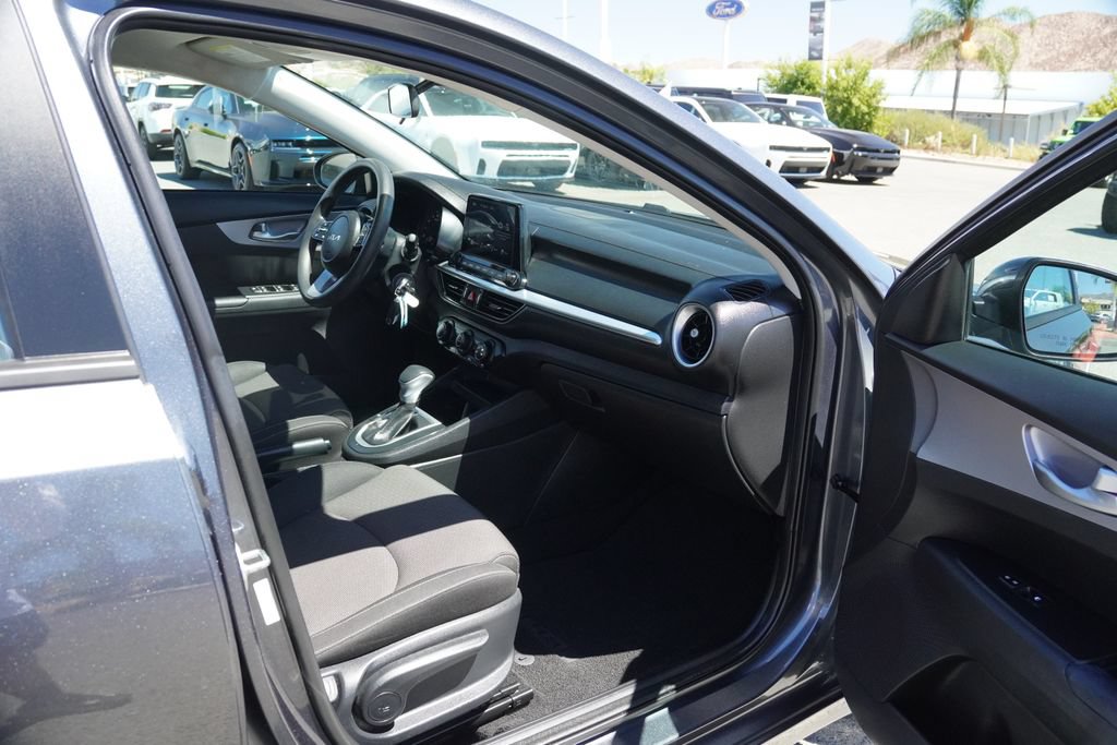 Used 2024 Kia Forte LXS w/ LXS Technology Package FWD image 31