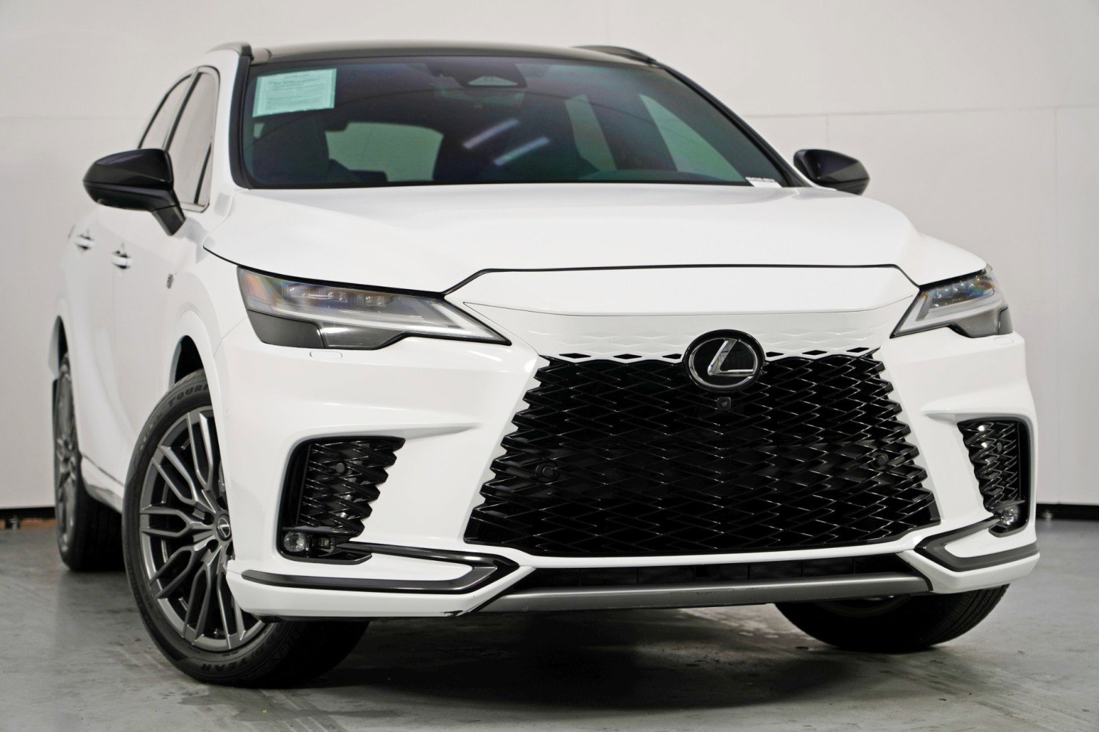 Used 2023 Lexus RX 500h F Sport w/ Accessory Package (Z1) image 4