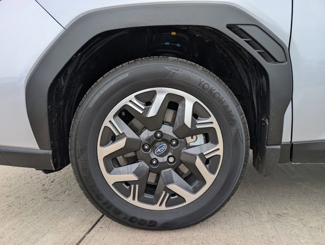 Used 2025 Subaru Forester Premium image 9