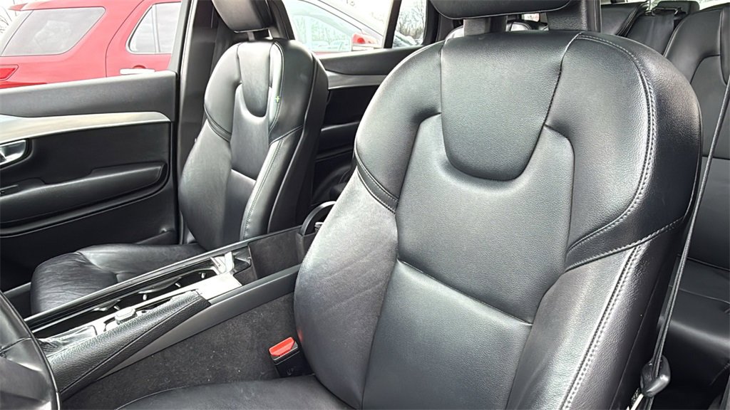 Used 2018 Volvo XC90 T5 Momentum w/ Convenience Package image 22