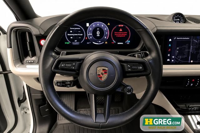 Used 2024 Porsche Cayenne Coupe AWD/4WD image 14
