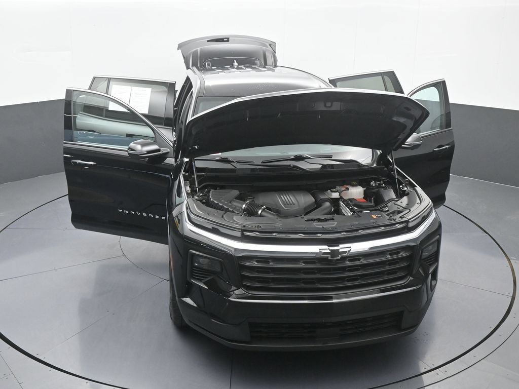 Used 2024 Chevrolet Traverse LS FWD image 80
