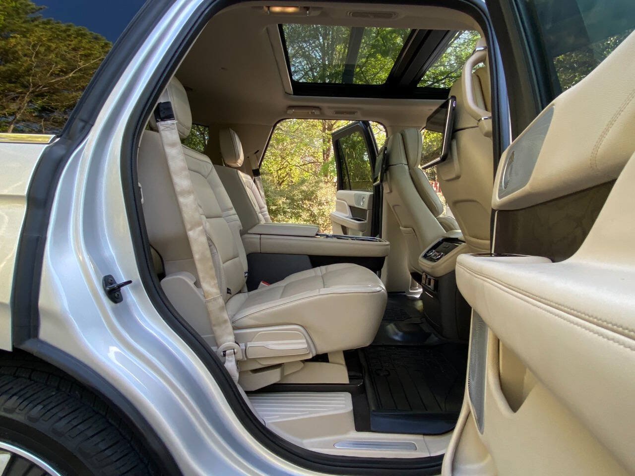 Used 2019 Lincoln Navigator Reserve AWD/4WD image 65