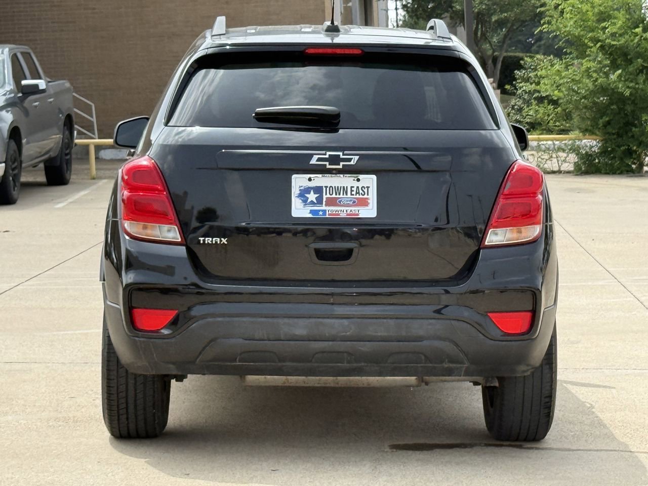 Used 2021 Chevrolet Trax LT w/ Midnight Edition FWD image 6