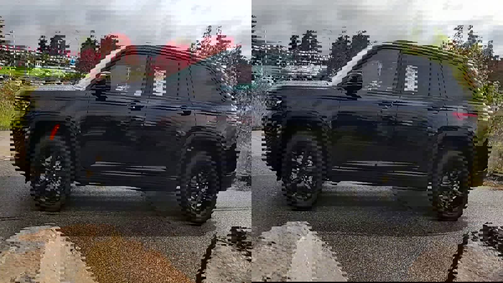 New 2025 Jeep Grand Cherokee Altitude w/ Trailer Tow Package image 4