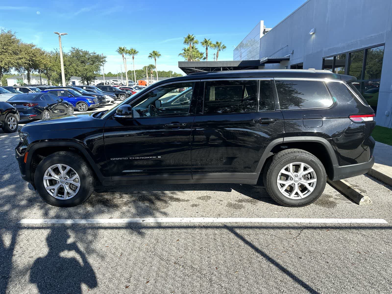 Used 2021 Jeep Grand Cherokee L Limited AWD/4WD image 5
