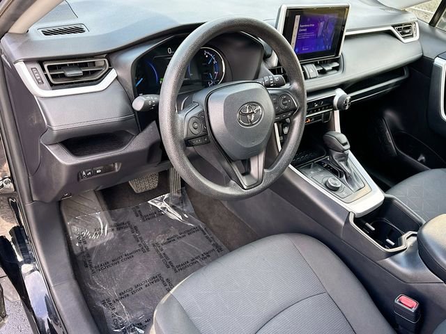 Used 2025 Toyota RAV4 XLE AWD/4WD image 9