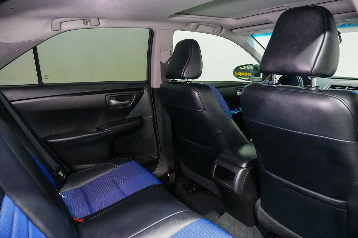 Used 2016 Toyota Camry SE image 21