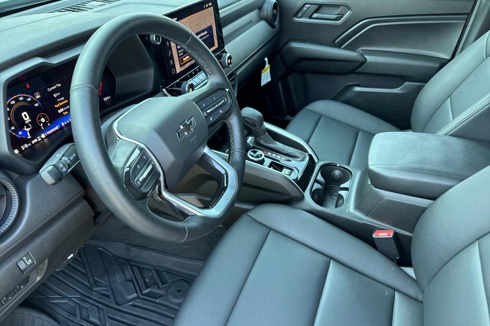 Used 2025 Chevrolet Colorado Trail Boss image 9