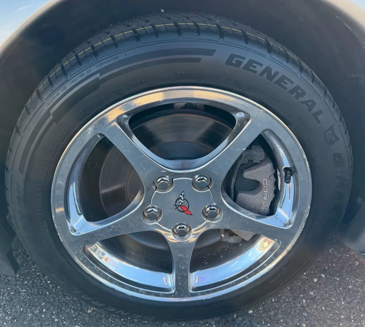 Used 2001 Chevrolet Corvette Coupe w/ Preferred Equipment Group1 image 32