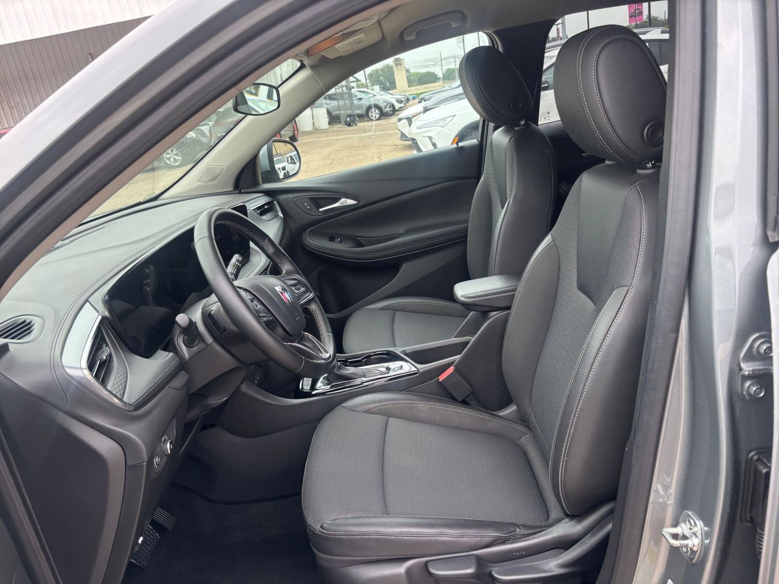Used 2025 Buick Encore GX Preferred FWD image 25