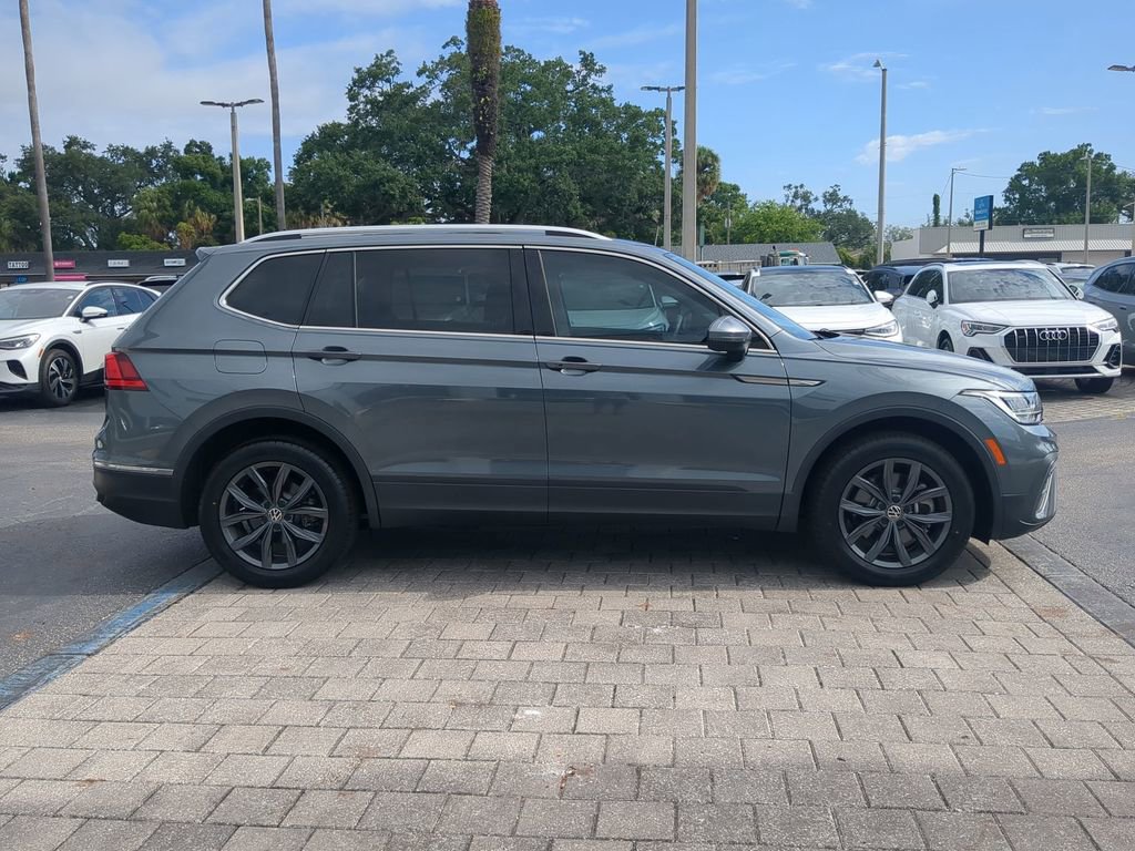 Used 2022 Volkswagen Tiguan SE FWD image 3