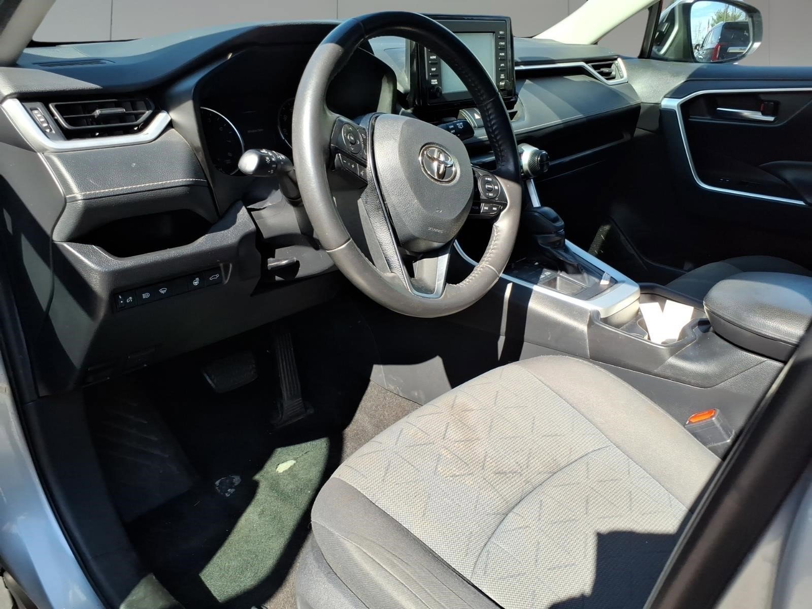 Used 2019 Toyota RAV4 XLE AWD/4WD image 12