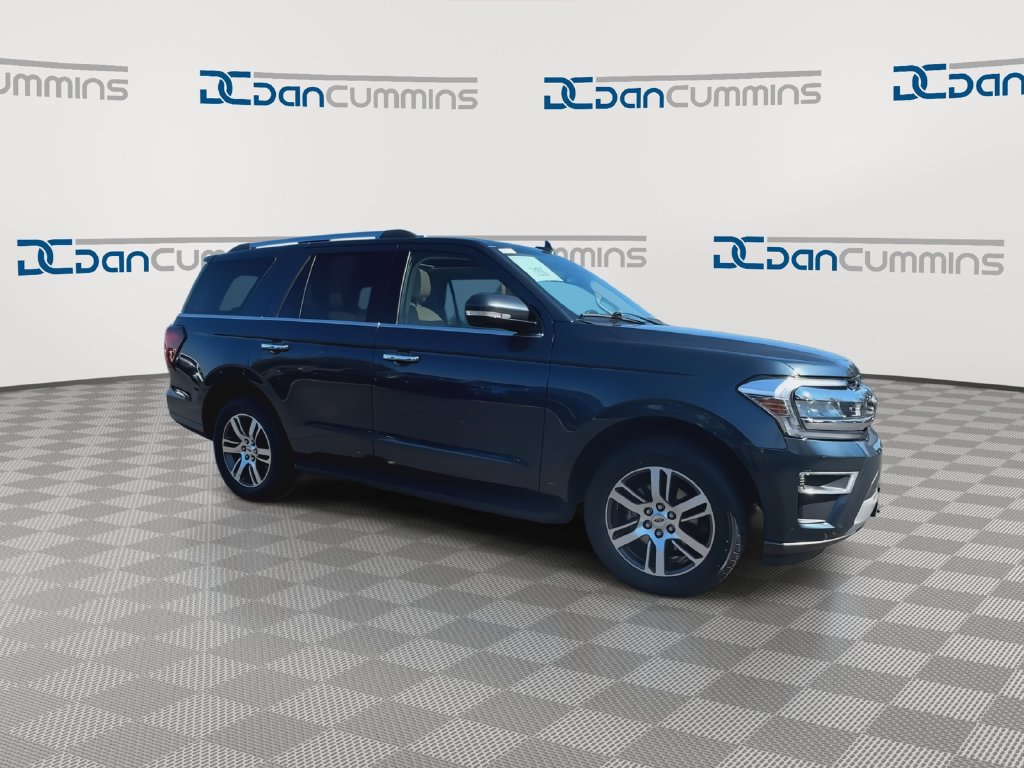 Used 2024 Ford Expedition Limited AWD/4WD image 2