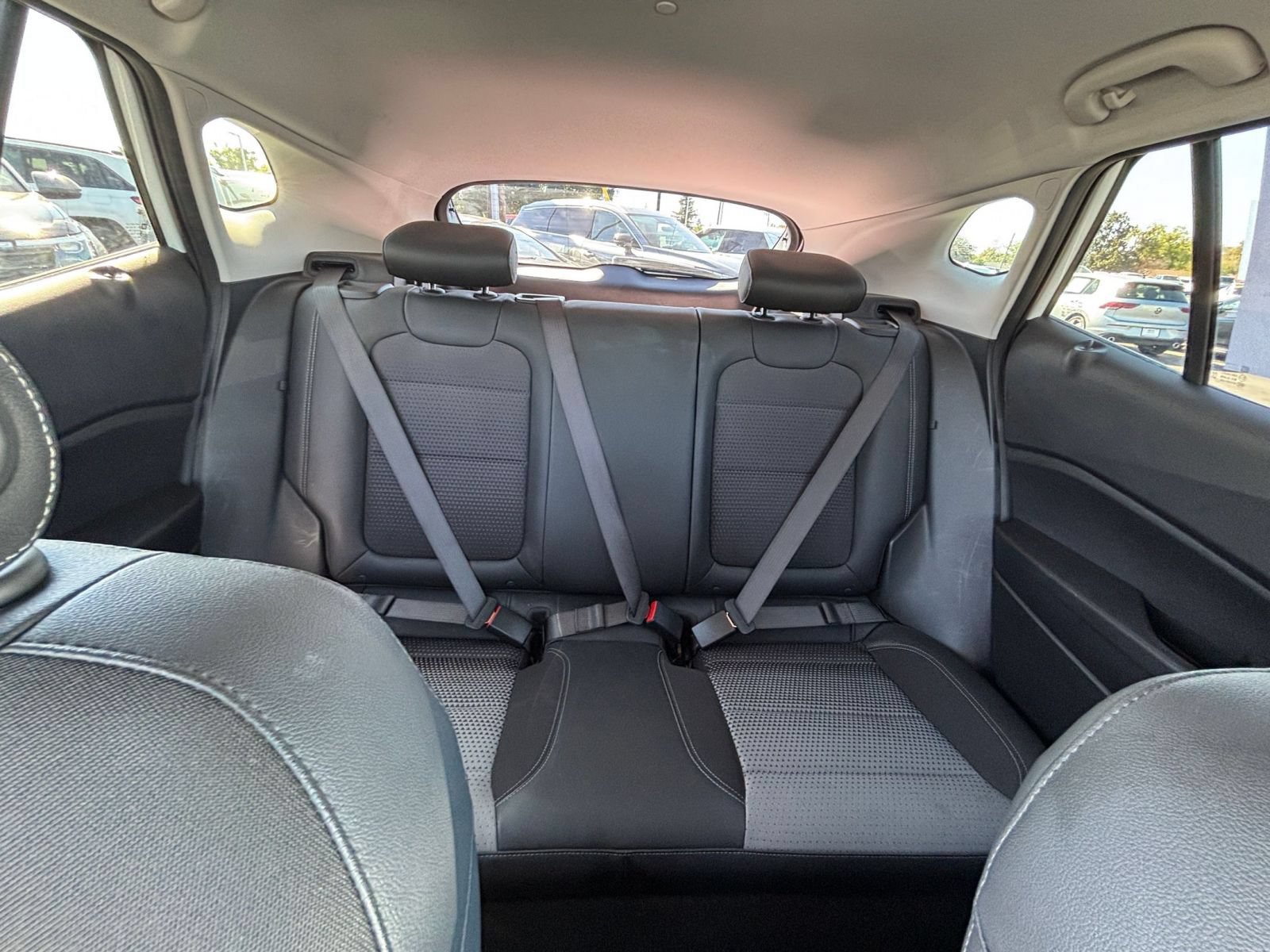 Used 2025 Chevrolet Trax LT FWD image 36
