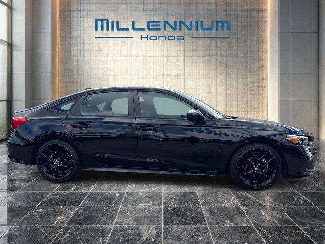 Used 2024 Honda Civic Sport image 6