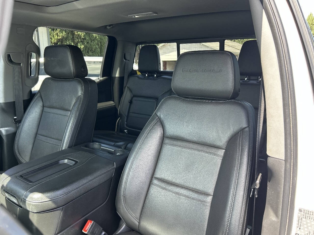 Used 2019 GMC Sierra 1500 Denali w/ Denali Ultimate Package AWD/4WD image 19