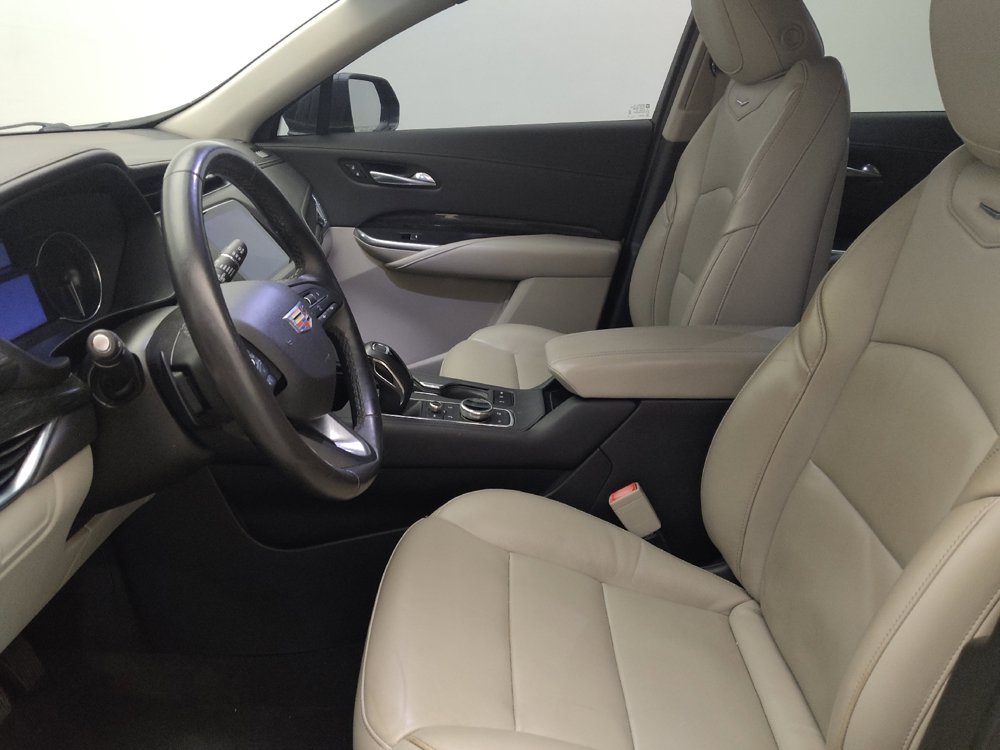 Used 2019 Cadillac XT4 Premium Luxury w/ Cold Weather Package AWD/4WD image 17