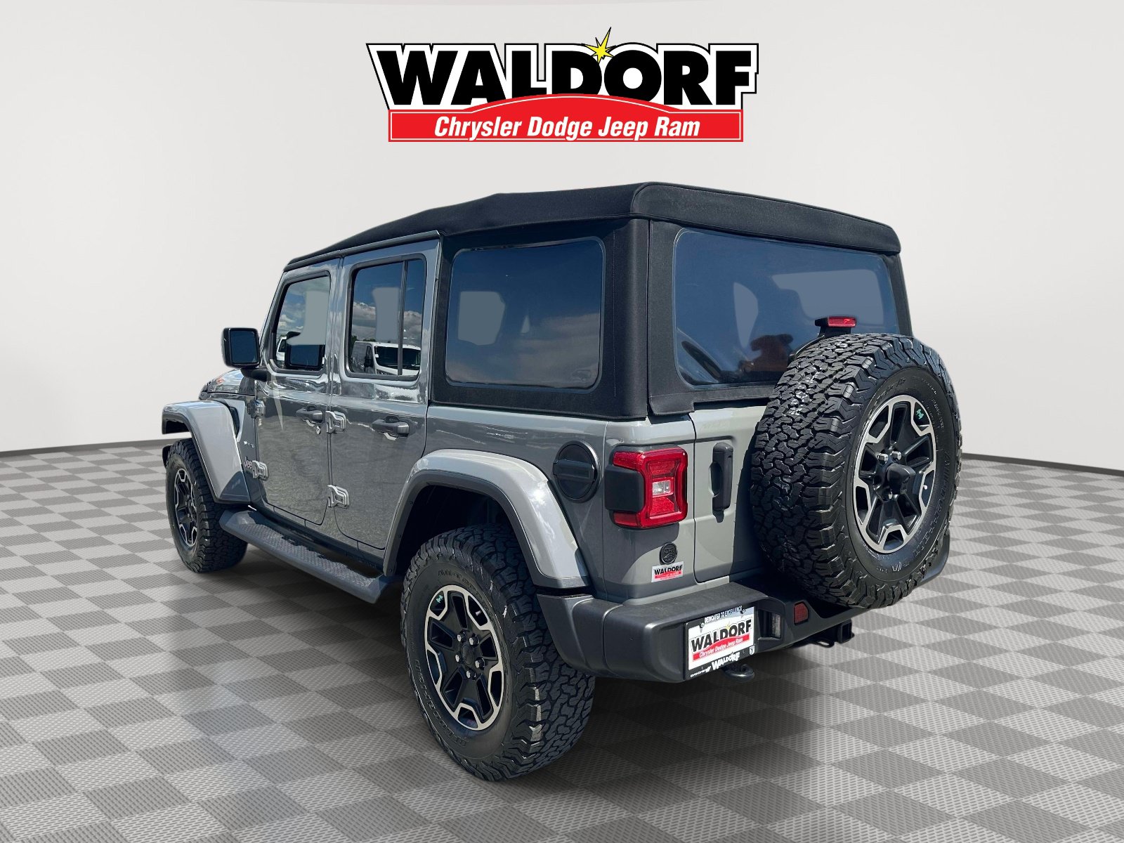 Used 2021 Jeep Wrangler Unlimited Sahara AWD/4WD image 4