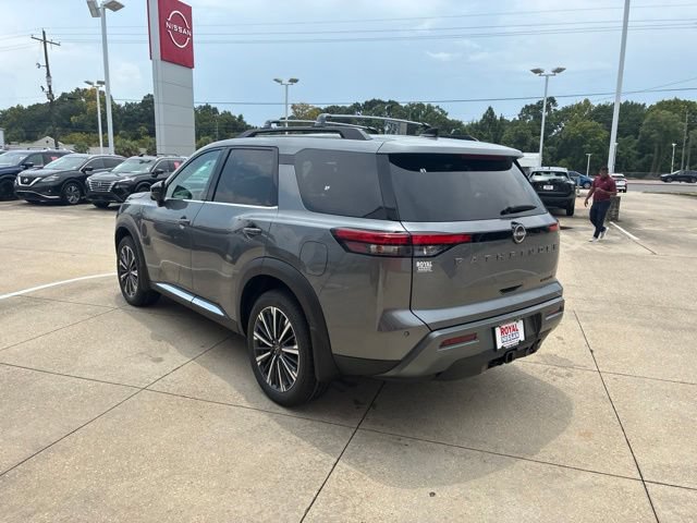New 2026 Nissan Pathfinder Platinum FWD image 5
