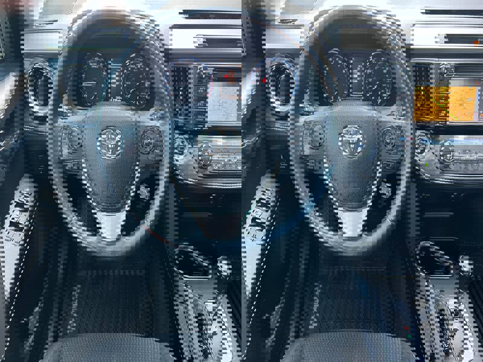 Used 2018 Toyota RAV4 XLE image 14