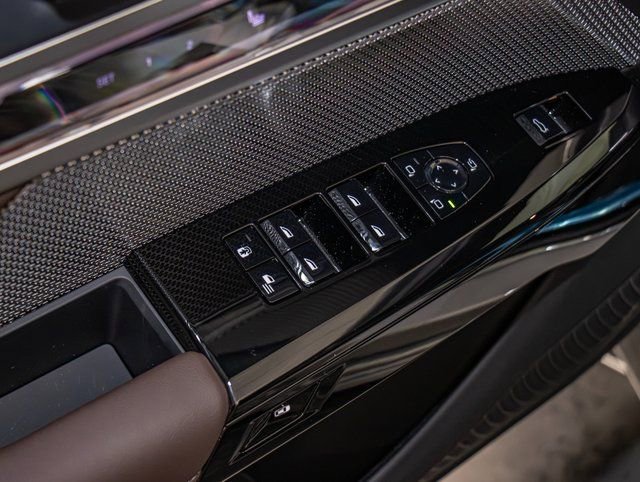 Used 2026 BMW 740i xDrive w/ Premium Package image 14