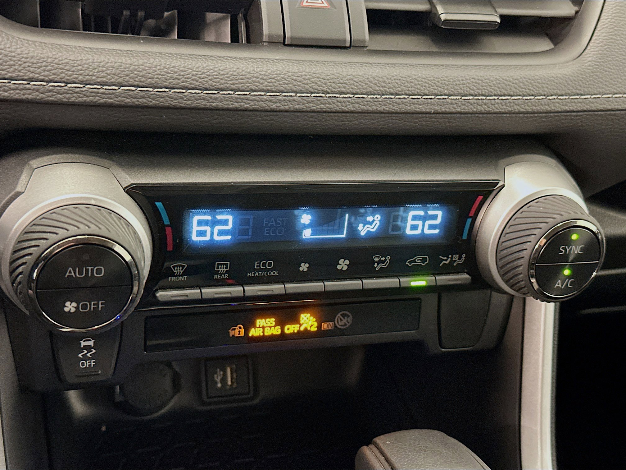 Used 2025 Toyota RAV4 XLE image 24