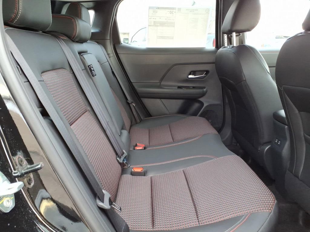 New 2026 Nissan Kicks SR w/ Cold Weather Package AWD/4WD image 8