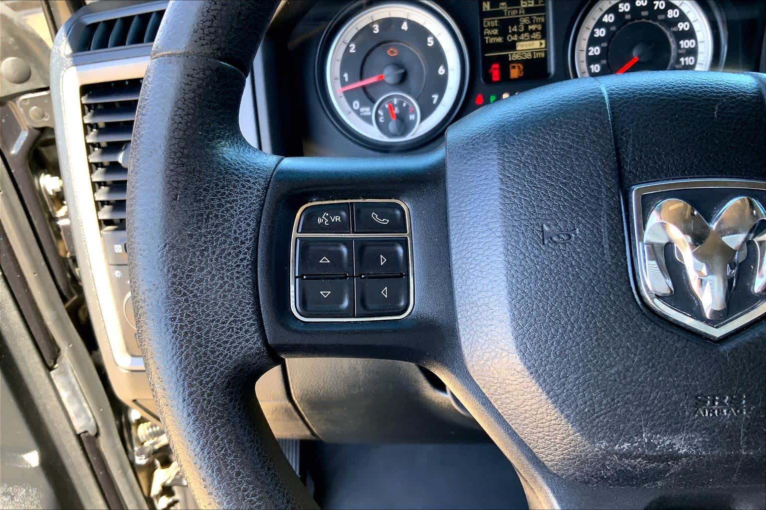 Used 2015 RAM 1500 Express RWD image 21