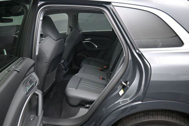 Used 2025 Audi Q5 Prestige AWD/4WD image 29