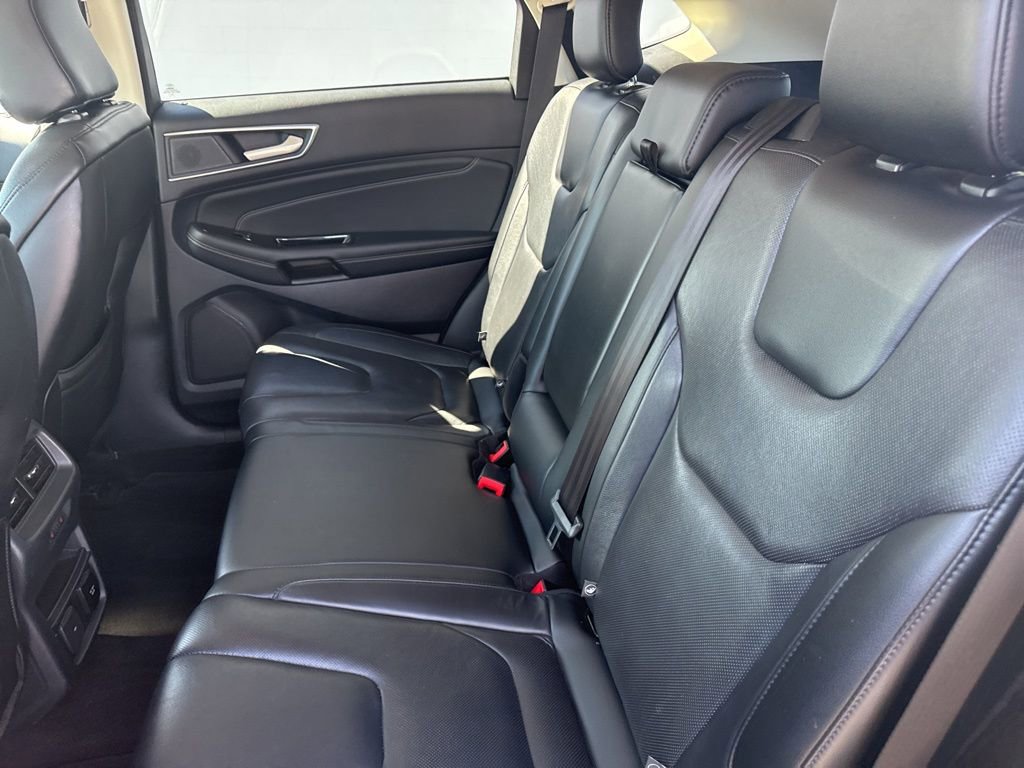 Used 2020 Ford Edge Titanium w/ Equipment Group 301A image 13