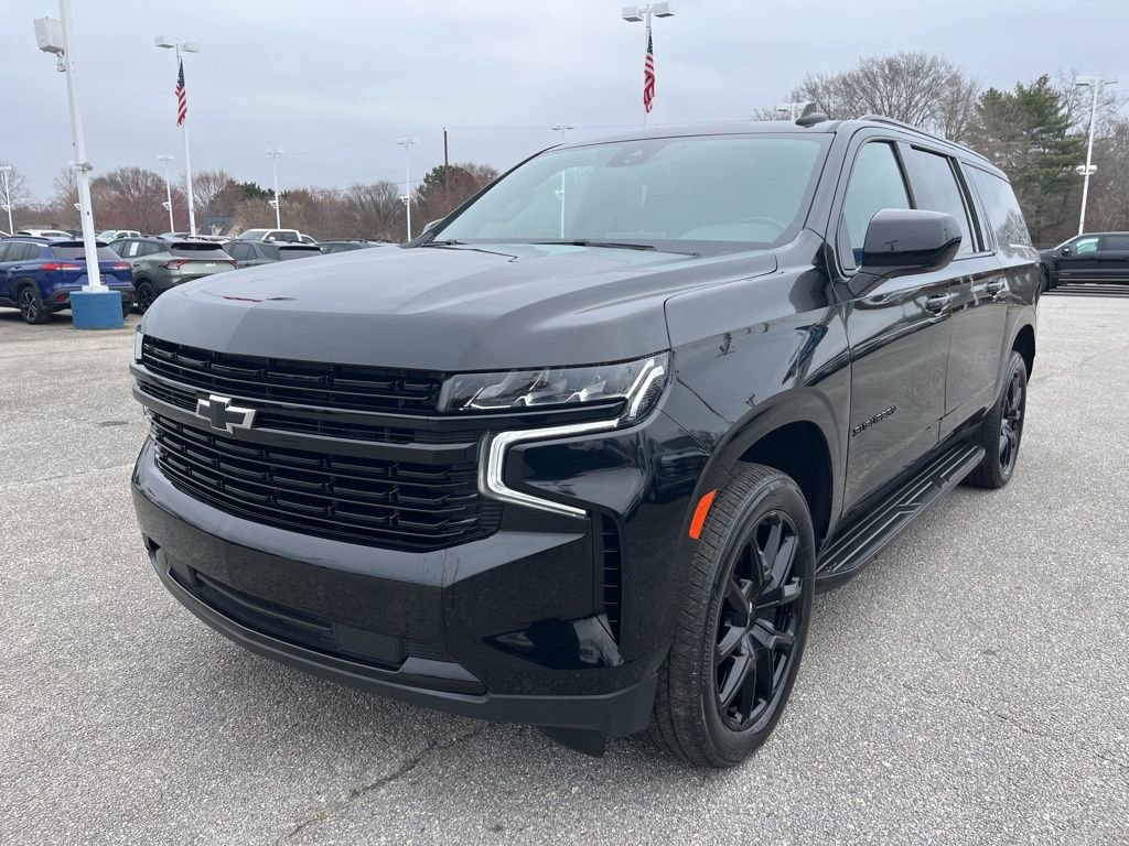 Used 2023 Chevrolet Suburban RST w/ Sport Performance Package image 1