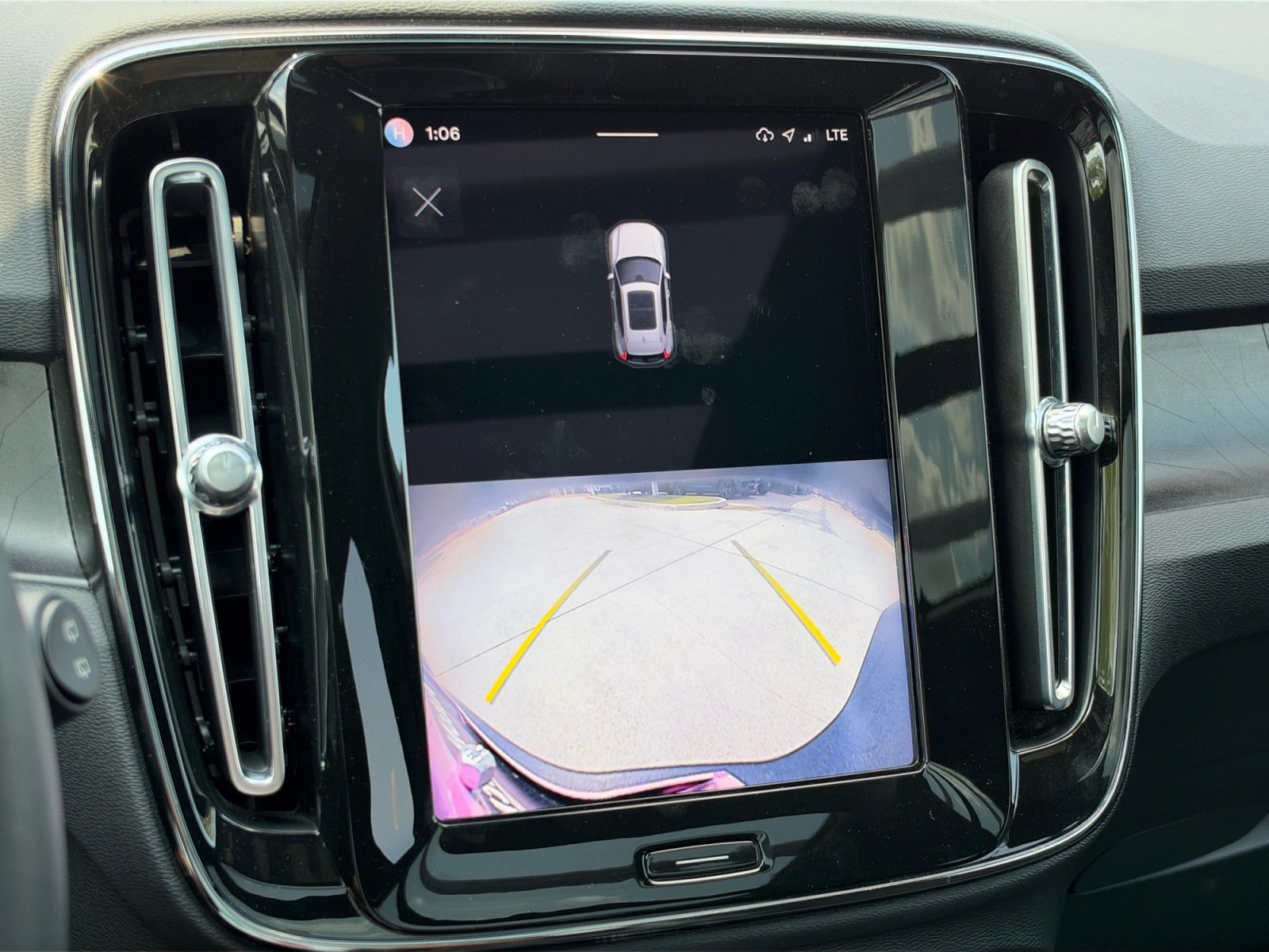 Used 2023 Volvo XC40 Recharge Ultimate AWD/4WD image 18