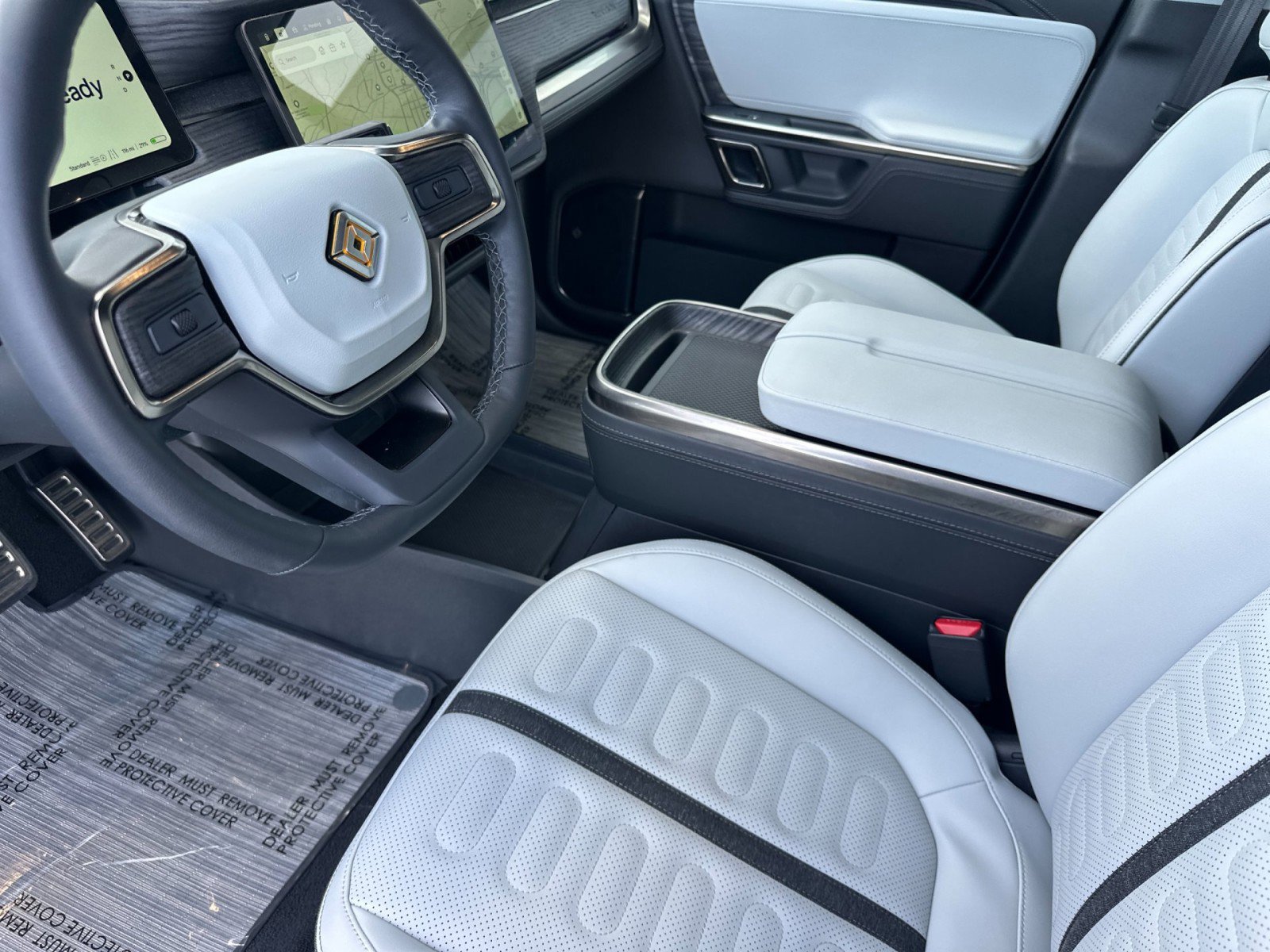 Used 2024 Rivian R1S Adventure image 4