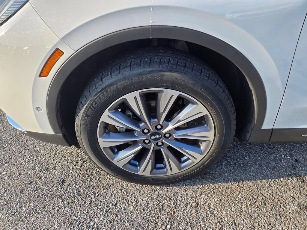 Used 2022 Lincoln Corsair Reserve w/ Equipment Group 201A AWD/4WD image 11