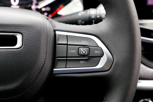 Used 2023 Jeep Compass Latitude AWD/4WD image 14