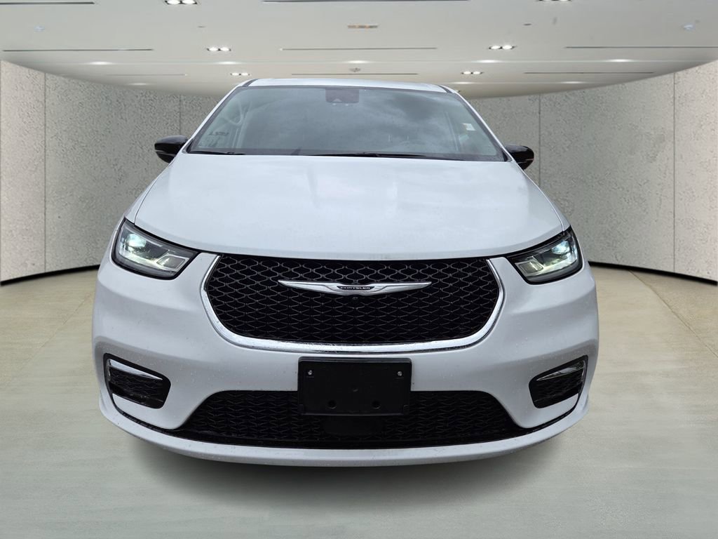 Used 2024 Chrysler Pacifica Select image 8