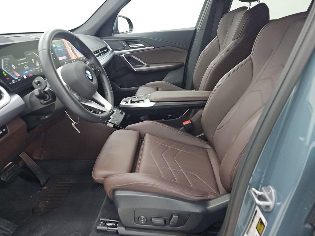 Used 2025 BMW X1 xDrive28i image 9