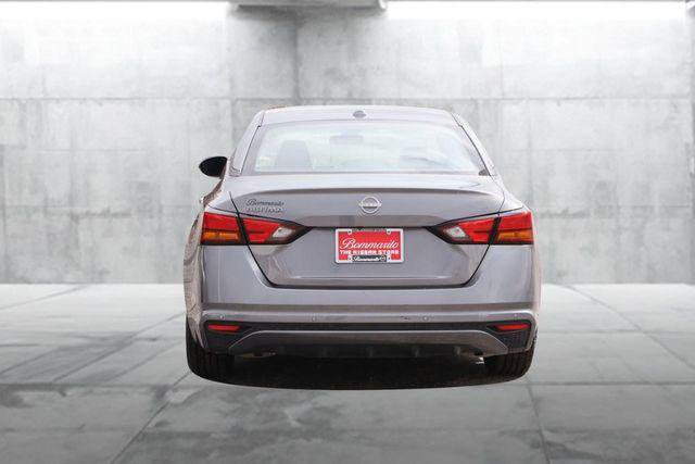 Used 2025 Nissan Altima 2.5 SV FWD image 6