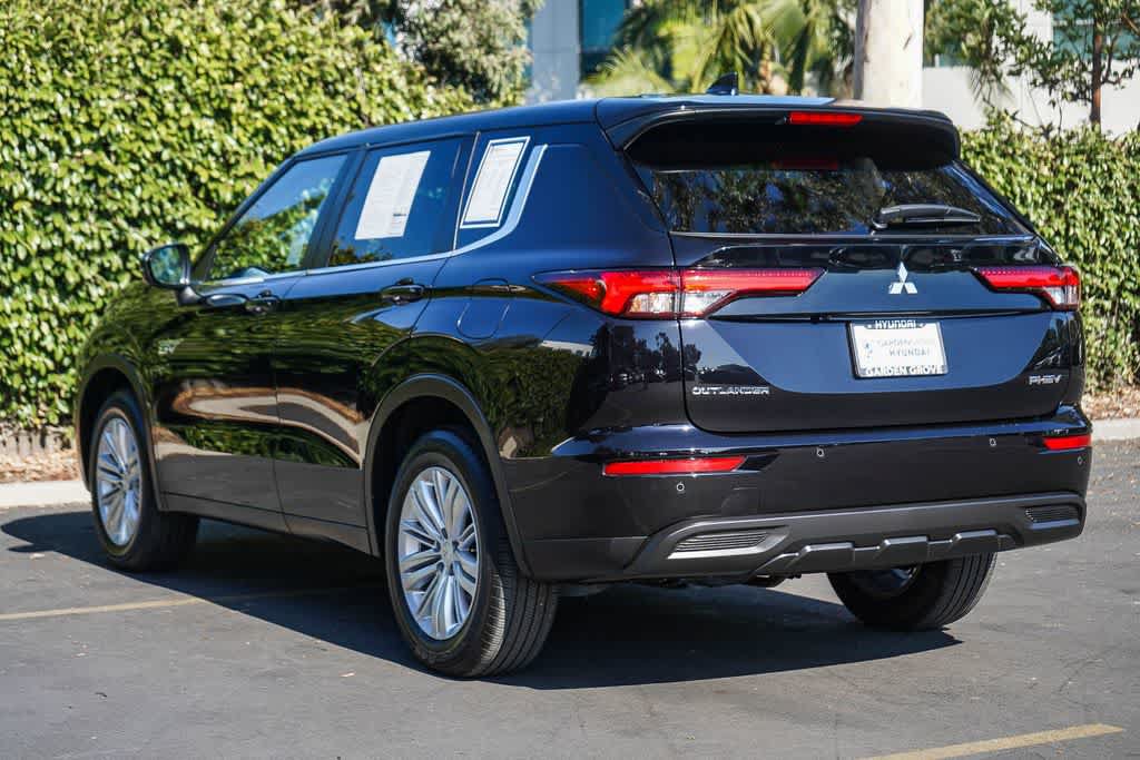 Used 2025 Mitsubishi Outlander ES AWD/4WD image 4