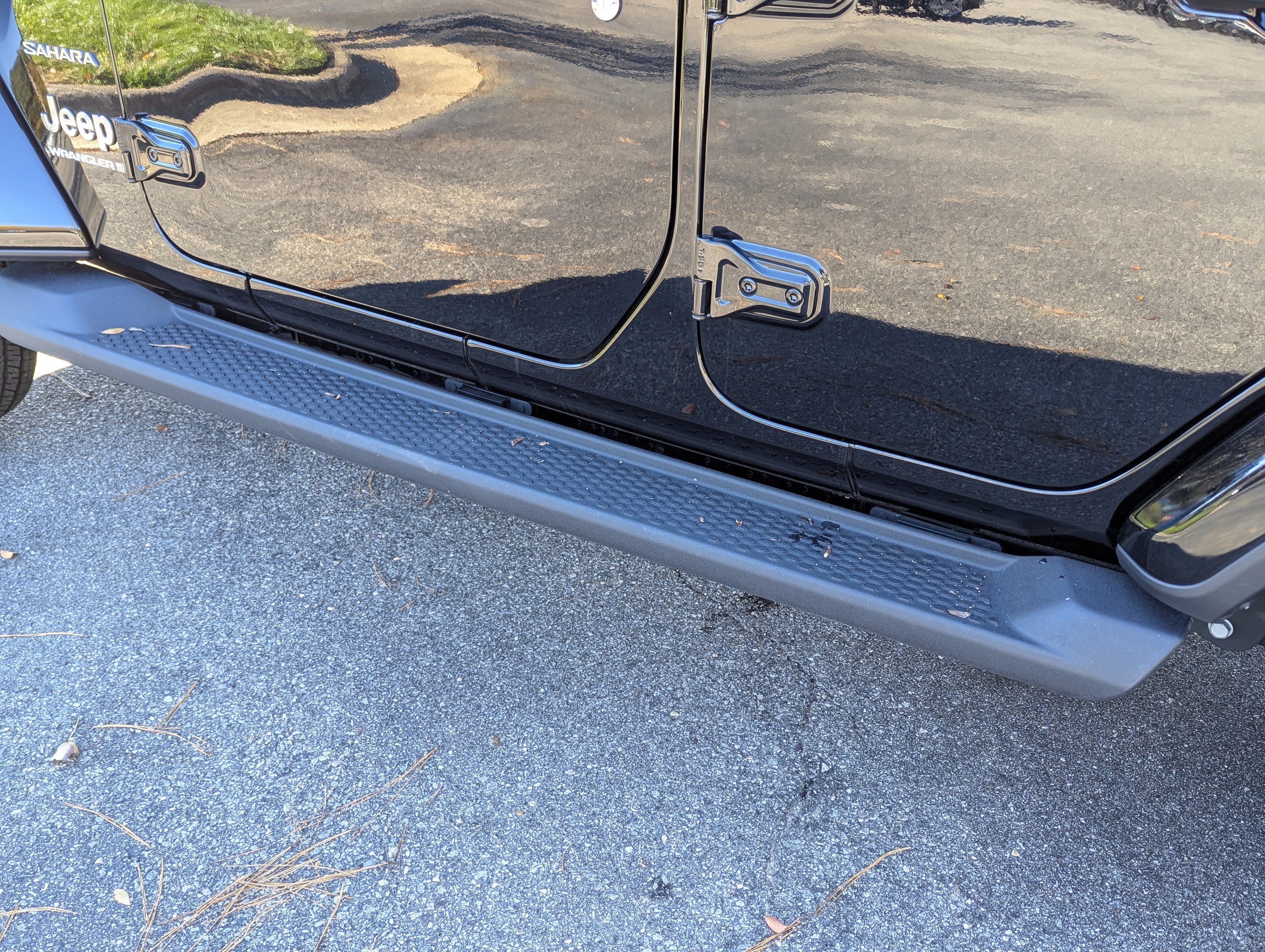 Used 2024 Jeep Wrangler Sahara w/ Safety Group image 27