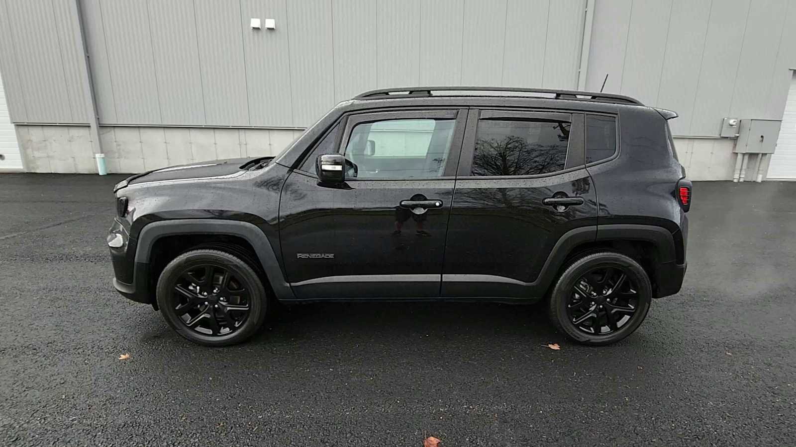 Used 2022 Jeep Renegade Altitude image 5