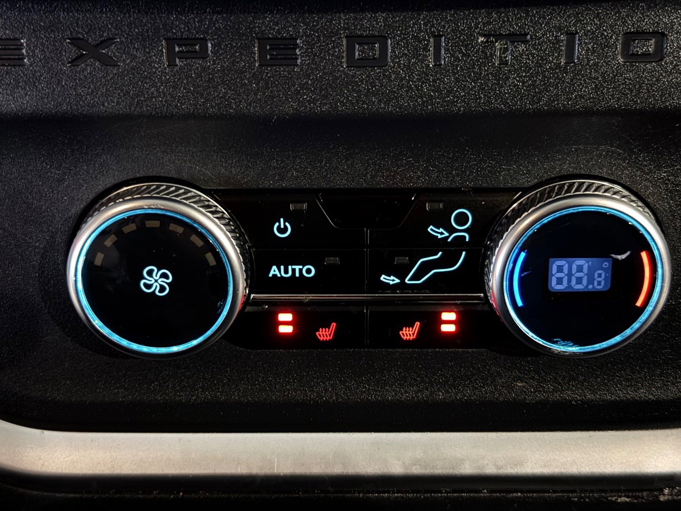 Used 2025 Ford Expedition Platinum AWD/4WD image 26