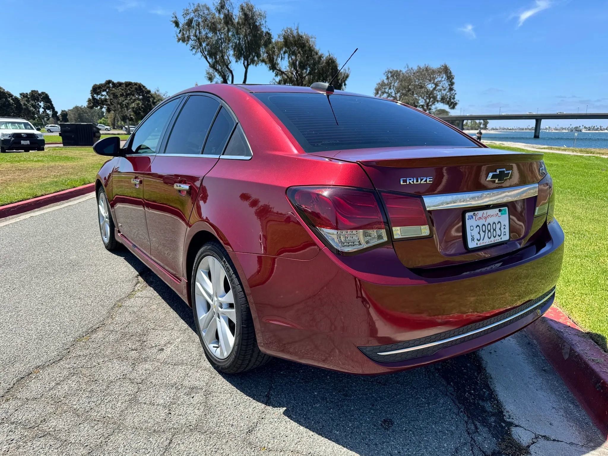 Used 2016 Chevrolet Cruze LTZ w/ Sun, Sound and Sport Package FWD image 3