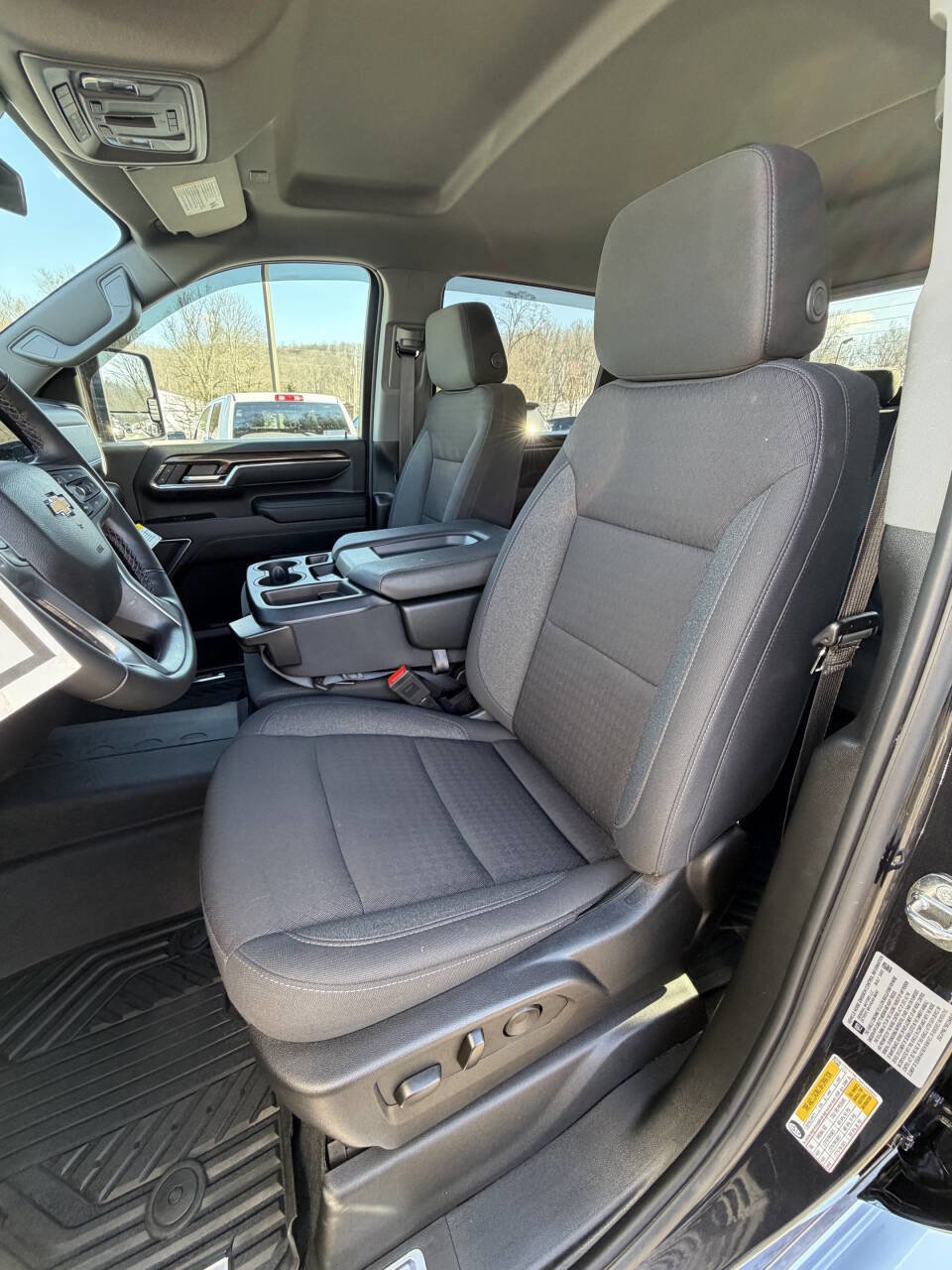 Used 2024 Chevrolet Silverado 2500 LT image 29
