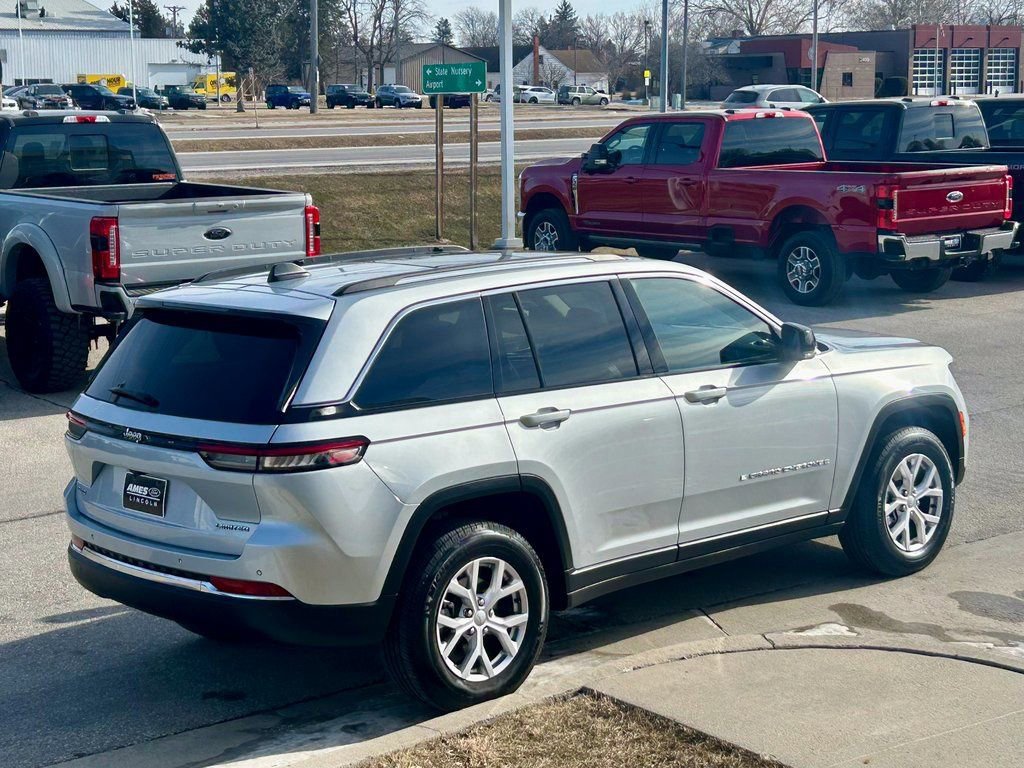 Used 2022 Jeep Grand Cherokee Limited image 5