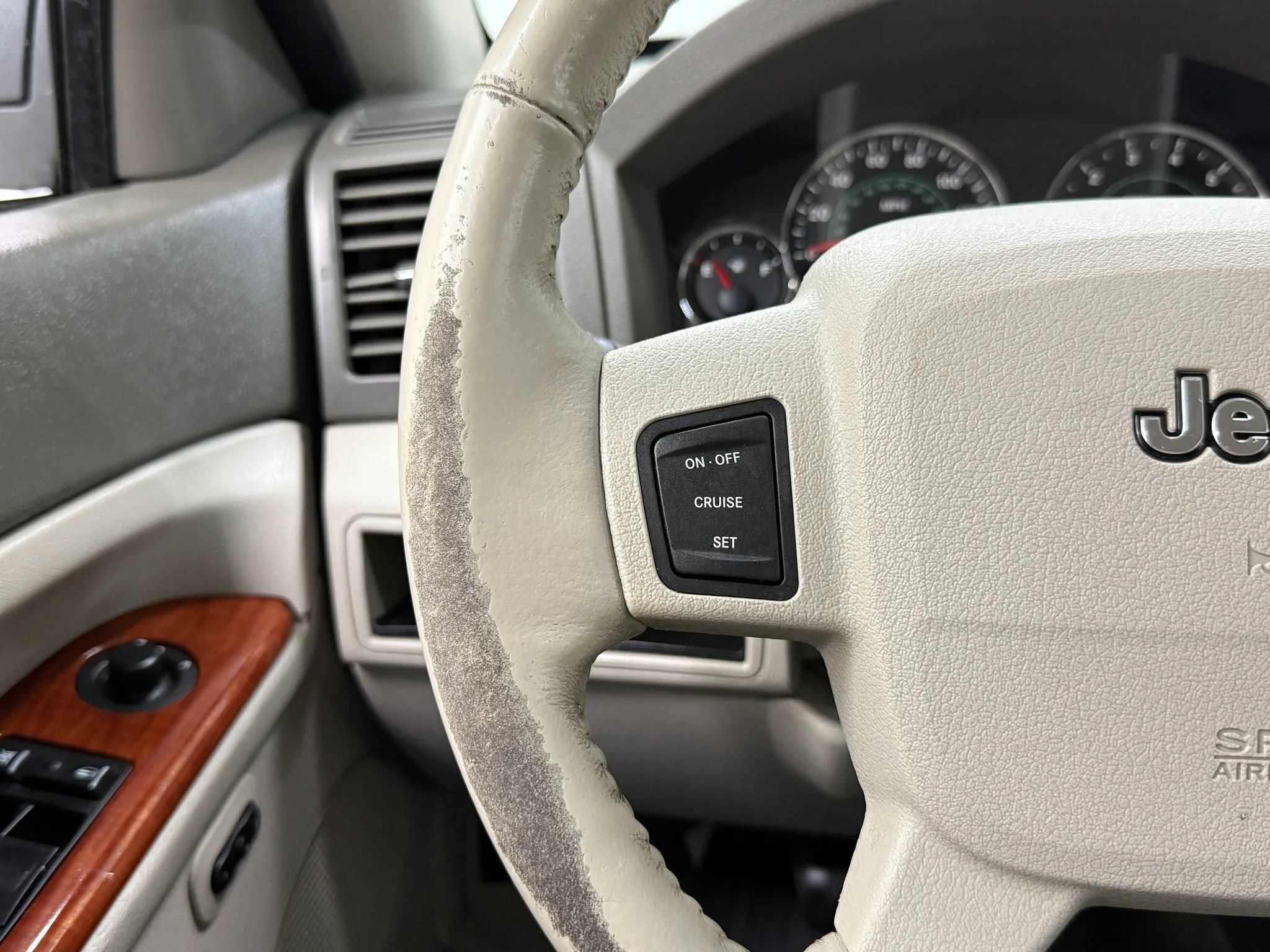 Used 2005 Jeep Grand Cherokee Limited AWD/4WD image 27